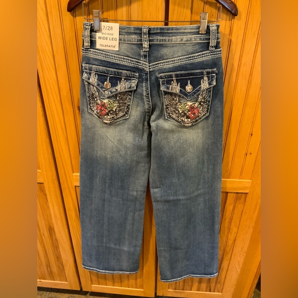 Telepatía Embroidered Mid Rise Jeans - Picture 2 of 4